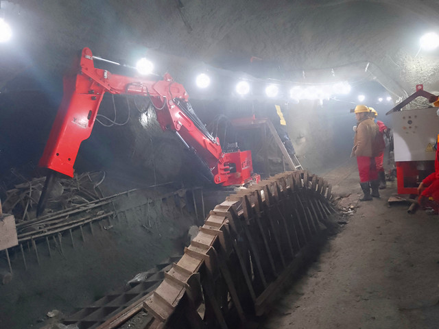 Pedestal Boom Rockbreaker System Was Successfully Installed In Karamay Underground Mining