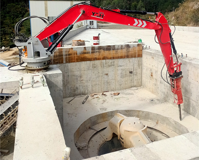 Rockbreaker stazionario del braccio del piedistallo per la bocca del frantoio rotatorio