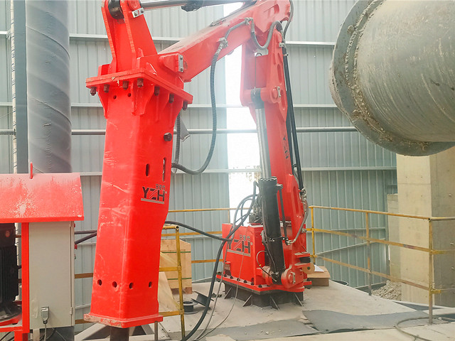 Pedestal Boom Systems Resolve The Crusher Stuck Stones