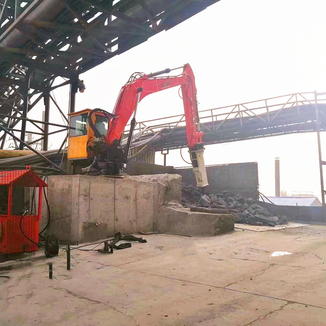ជើងទម្រ Breaker Boom