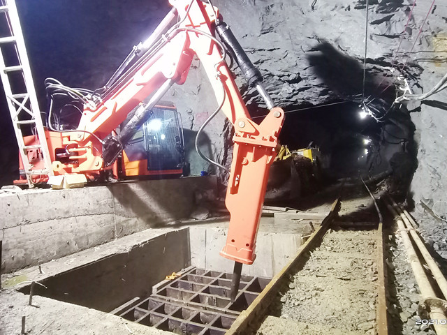 Hunan Underground Gold Mine Is Satisfied With YZH Pedestal Rock Breaker Boom System