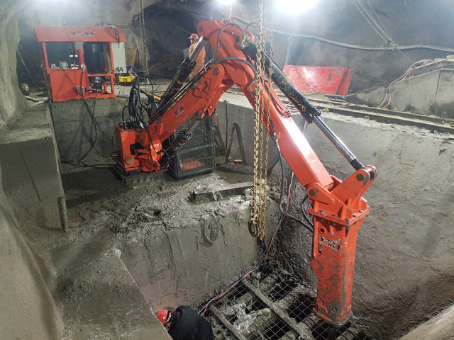 Stationary Rockbreaker Boom Systems Break Big Stone In Underground Mine