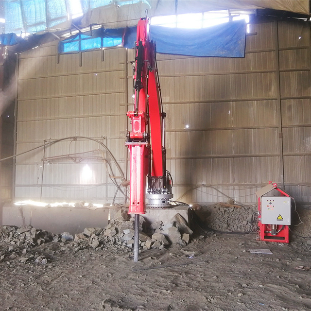System wysięgnika Rockbreaker