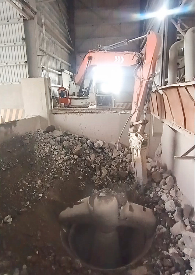 Gyratory Crusher Rockbreaker Boom Systems: เพิ่มเวลาทำงานสูงสุดด้วยโซลูชันสำหรับงานหนักของ YZH