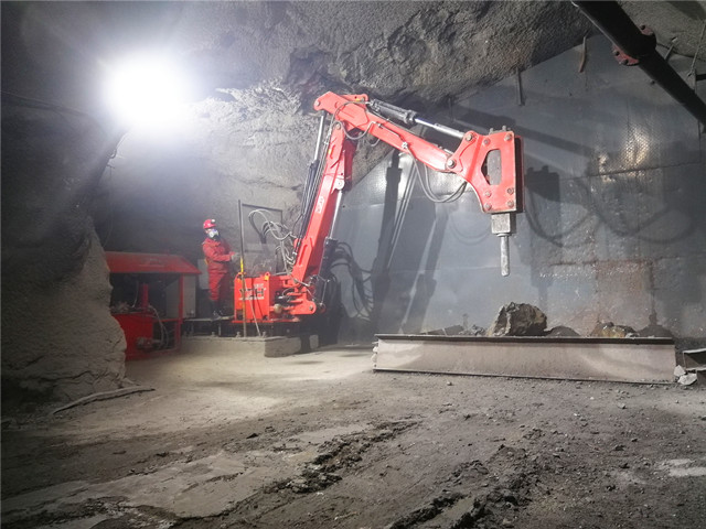 C&oacute;mo elegir el mejor sistema de pluma rompedor de rocas con pedestal: una gu&iacute;a completa para mineros globales | Maquinaria YZH
